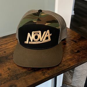 NWOT Men’s Camo Nova Ball Cap